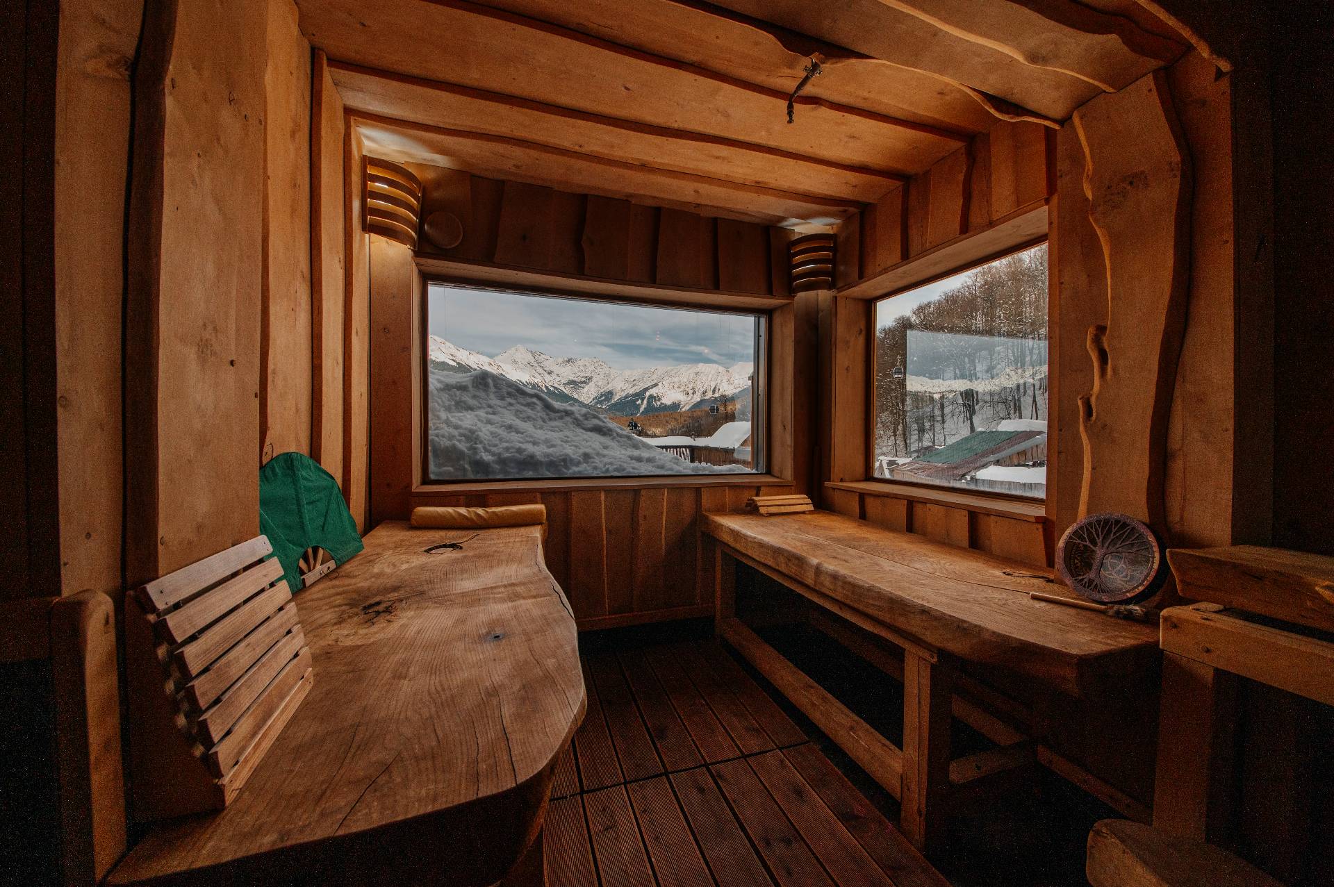 Большой 2-этажный коттедж с баней и купелью