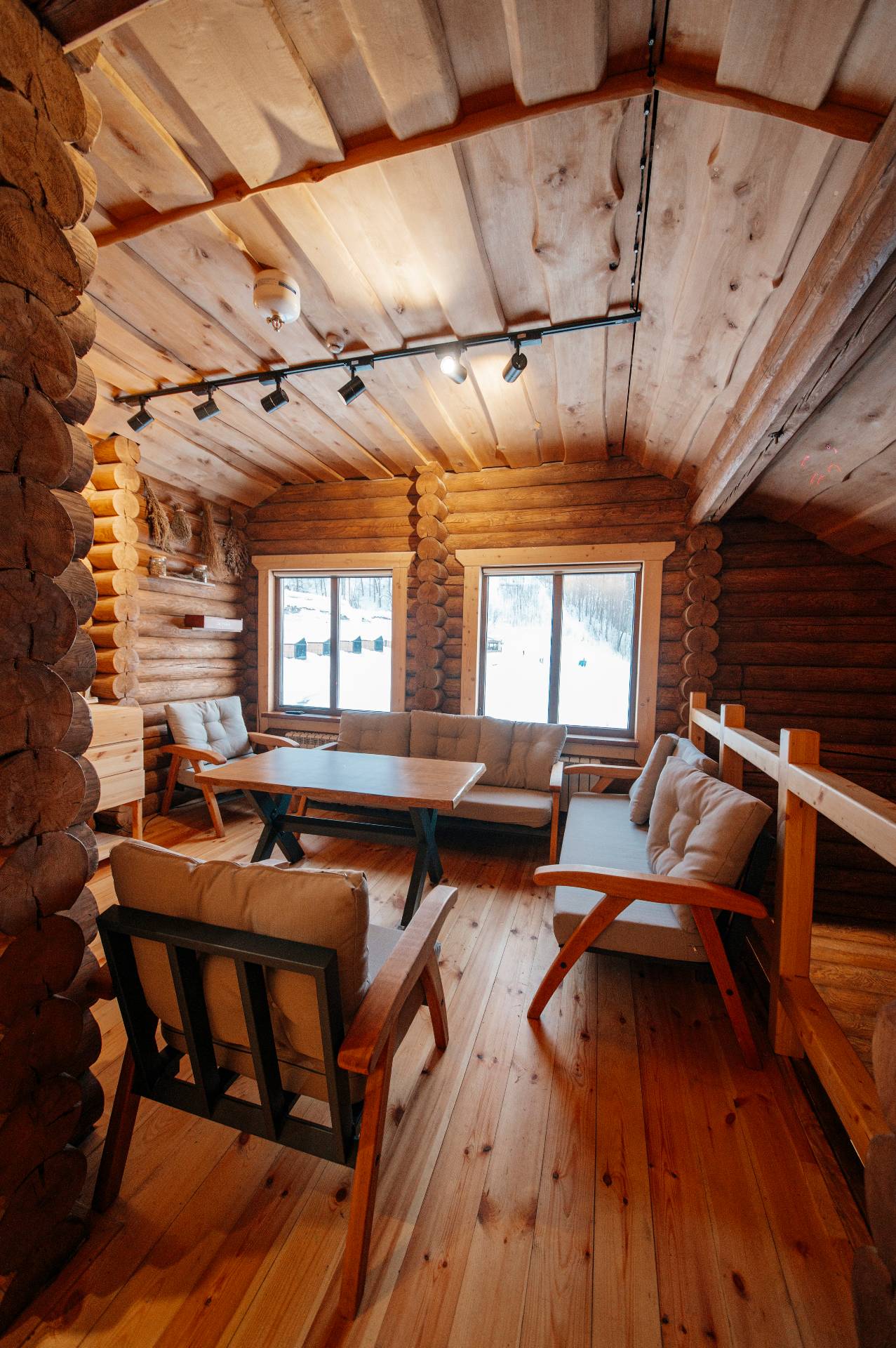 Большой 2-этажный коттедж с баней и купелью