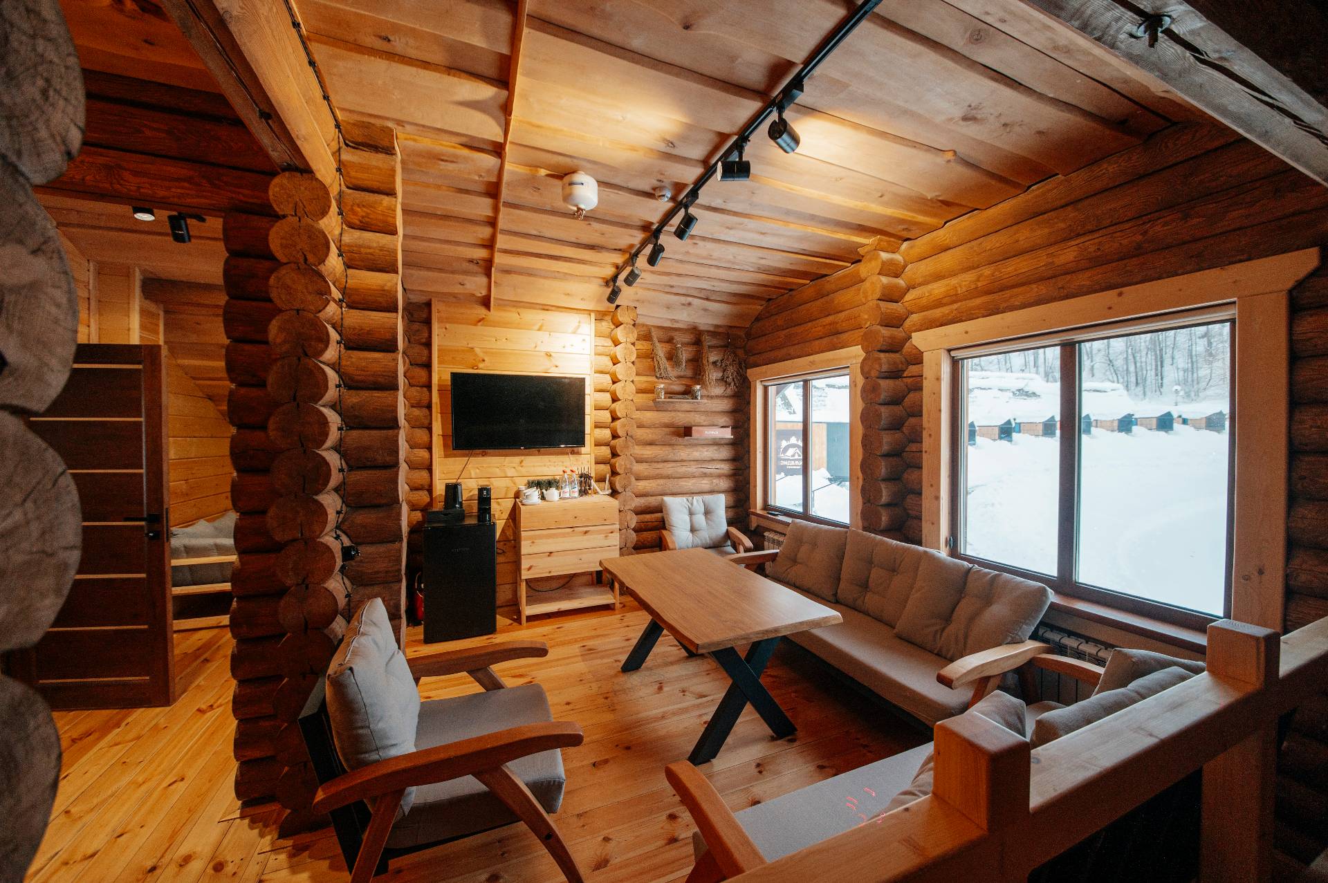 Большой 2-этажный коттедж с баней и купелью